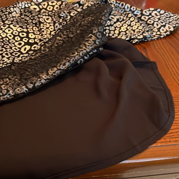 CECE BELL SLEEVE LINED METALIC BLOUSE. NWT. - Picture 8 of 10